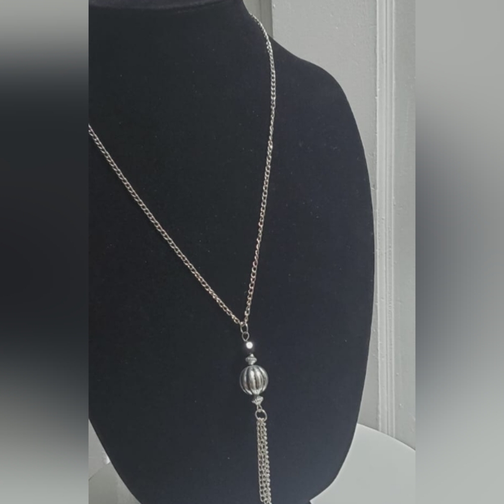 Long Silver Necklace with silver ball  Pendant.🌴 - Picture 2 of 5